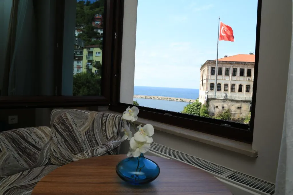 Çift Kişilik,Deniz ve Dağ Manzaralı