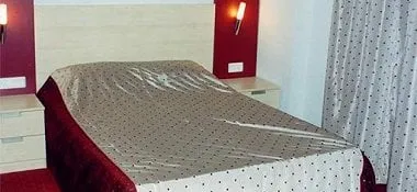 Twin,Kara ve Havuz Manzaralı,Balkonlu