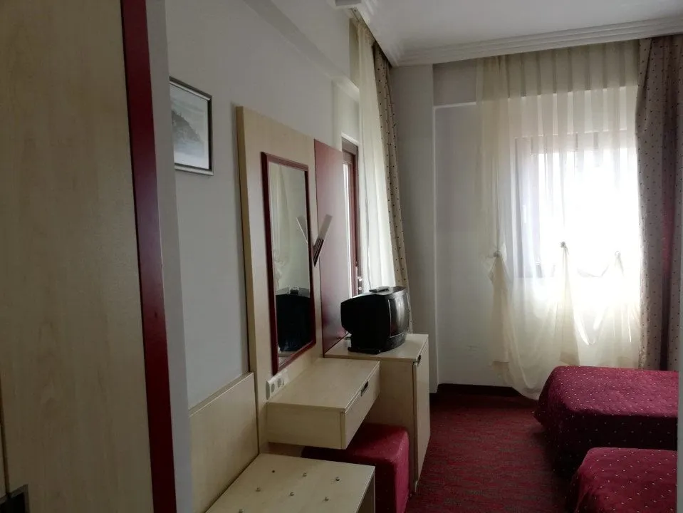 Twin,Kara ve Havuz Manzaralı,Balkonlu