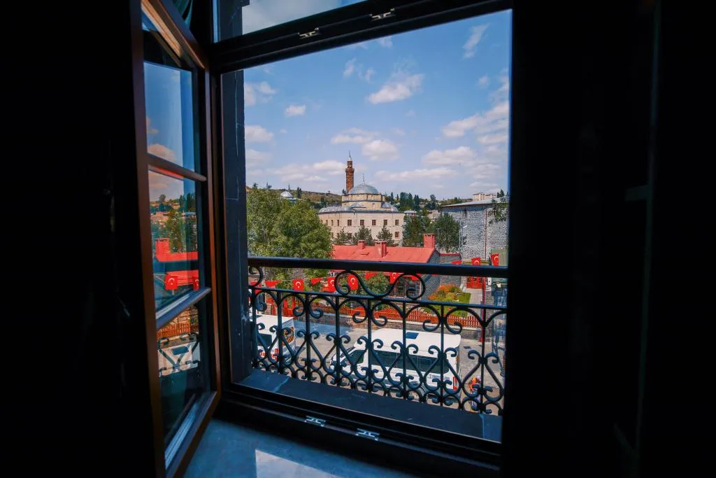 Standart Üç Kişilik Oda,Şehir Manzaralı,Klimalı