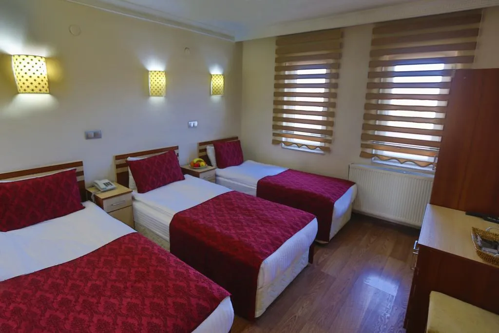 Triple,Şehir Manzaralı