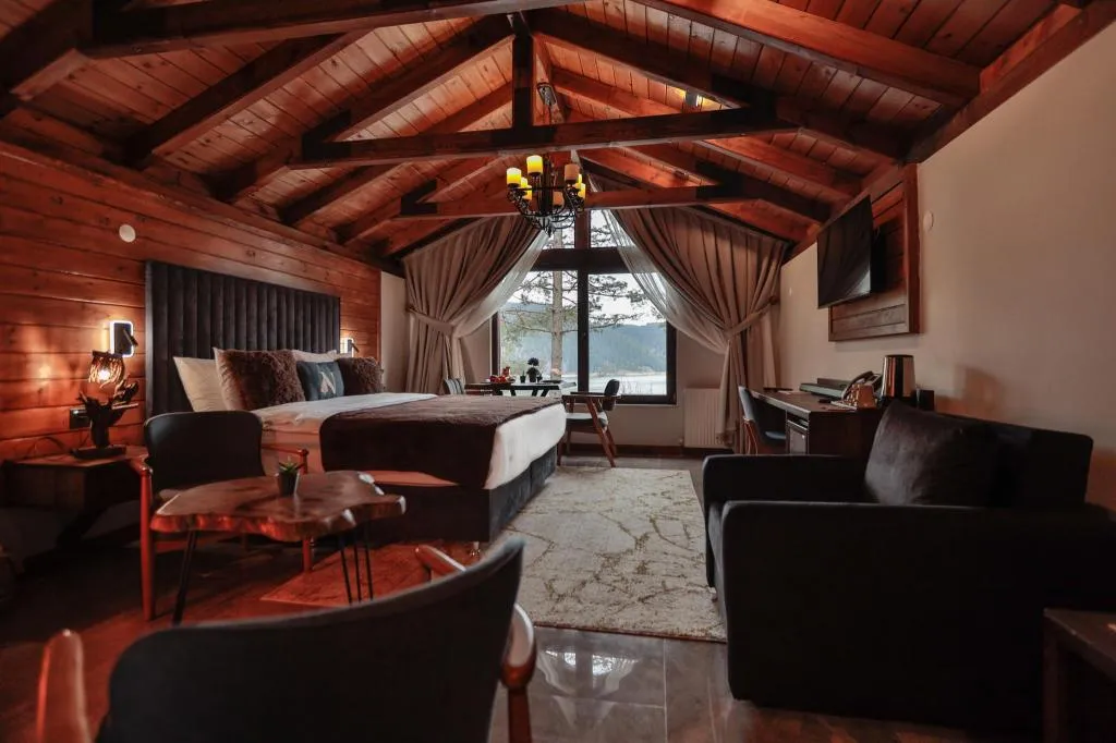 Suit Loft,Göl Manzaralı,Şömineli