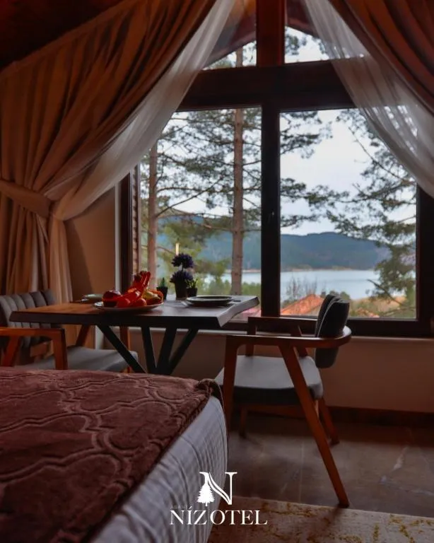 Suit Loft,Göl Manzaralı,Şömineli