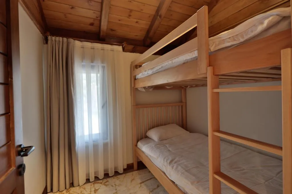 GÖL MANZARALI SUİT LOFT ODA