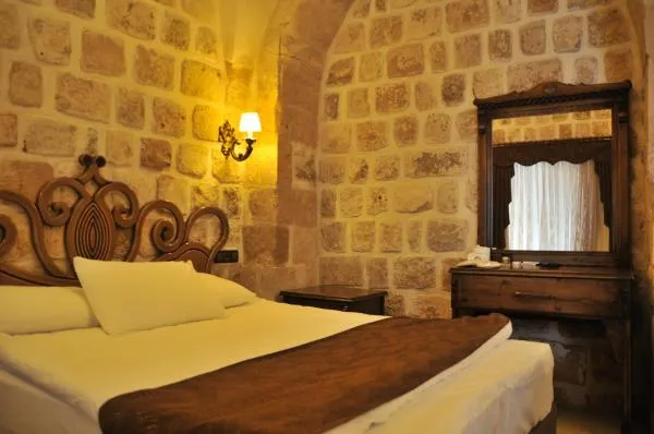 Deluxe French Yataklı Taş Oda