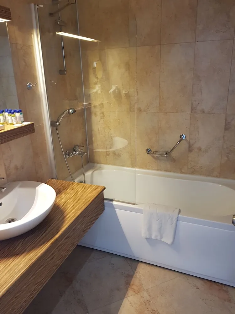 Standard Tek Büyük veya İki Ayrı Yataklı Oda