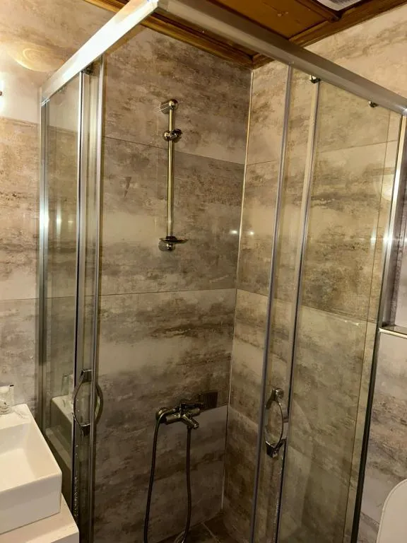 KONAK ODASI ÜÇ KİŞİLİK