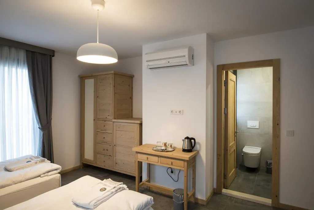 Comfort Üç Kişilik Oda,Bahçe Manzaralı,Non-Smoking Room