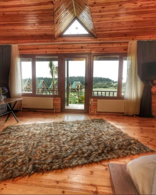İngiliz Evleri,Deniz ve Dağ Manzaralı,Verandalı
