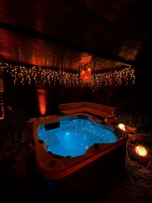 Isıtmalı Spa Havuzlu Tiny House