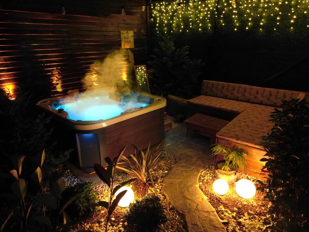 Isıtmalı Spa Havuzlu Tiny House