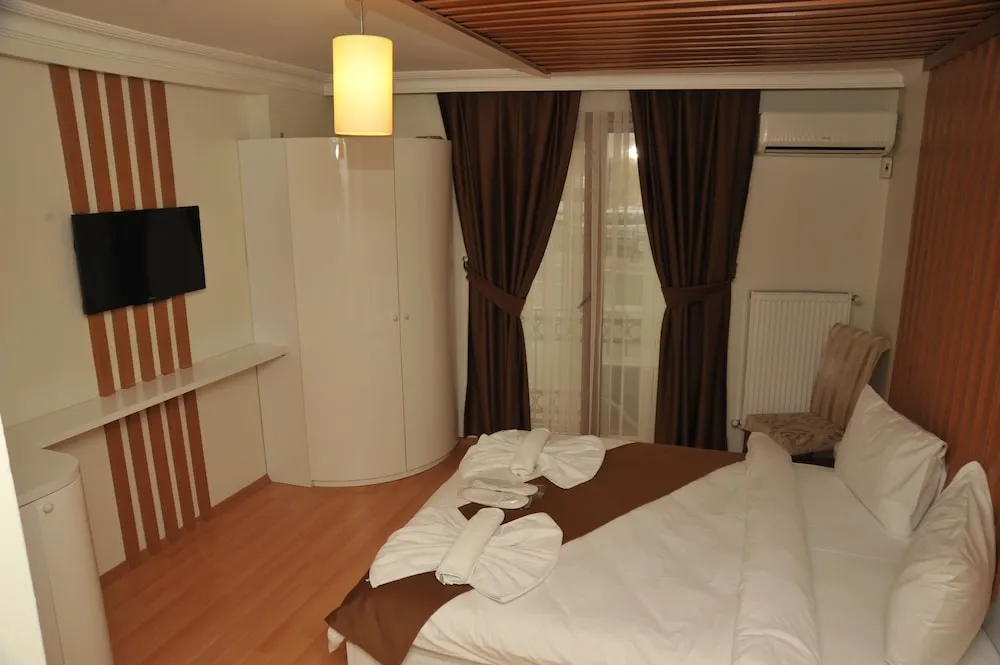 Deluxe Tek Büyük Yataklı Oda