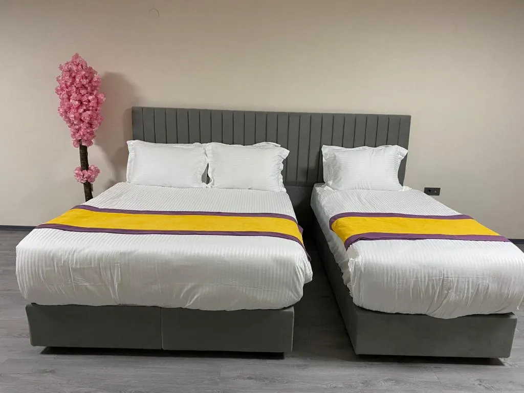 Üç Kişilik Oda
