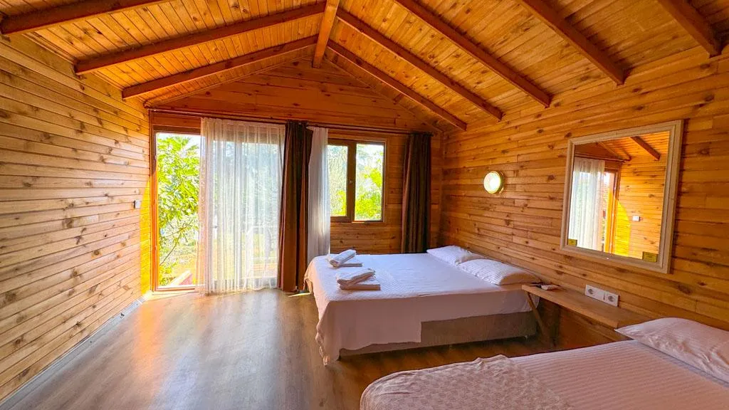Aile Odası,Dere ve Orman Manzaralı,Balkon veya Teraslı
