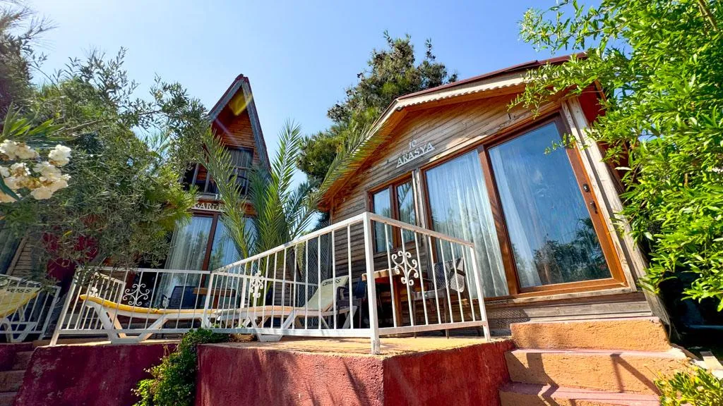 Aile Odası,Dere ve Orman Manzaralı,Balkon veya Teraslı