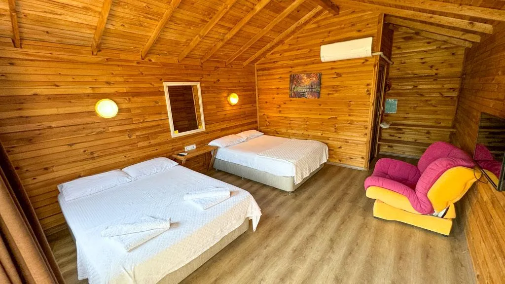 Aile Odası,Dere ve Orman Manzaralı,Balkon veya Teraslı