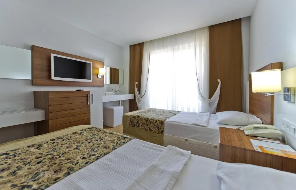 Standart Oda Anex Bina,Bahçe Manzaralı,Balkonlu
