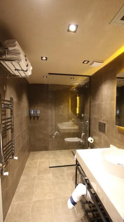 SUIT CONNECTİON