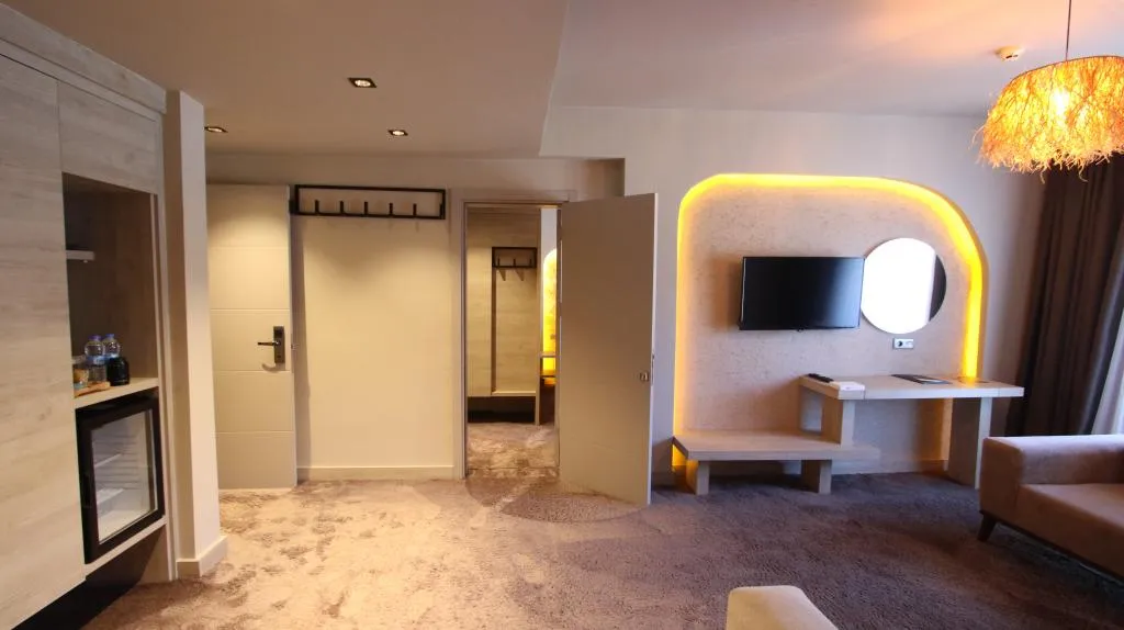SUIT CONNECTİON