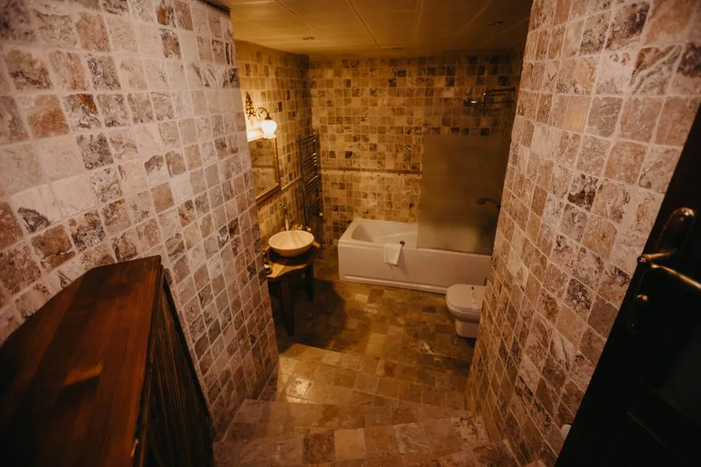 Junior King suite,Jakuzili
