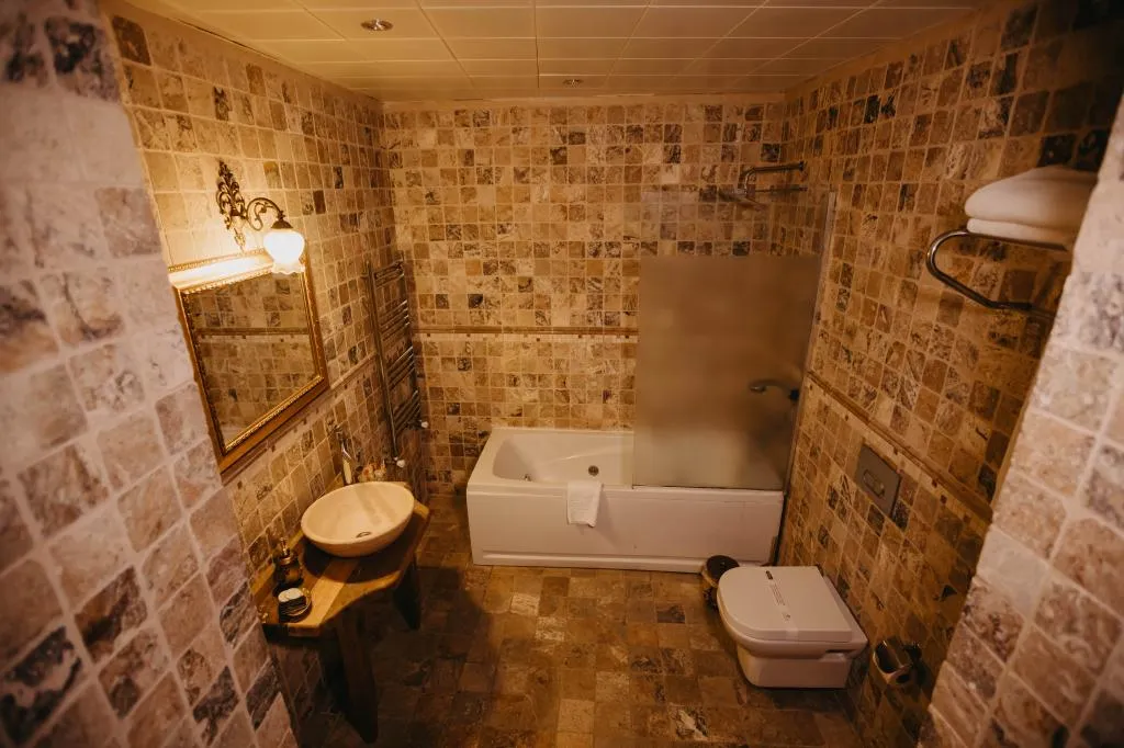 Junior King suite,Jakuzili
