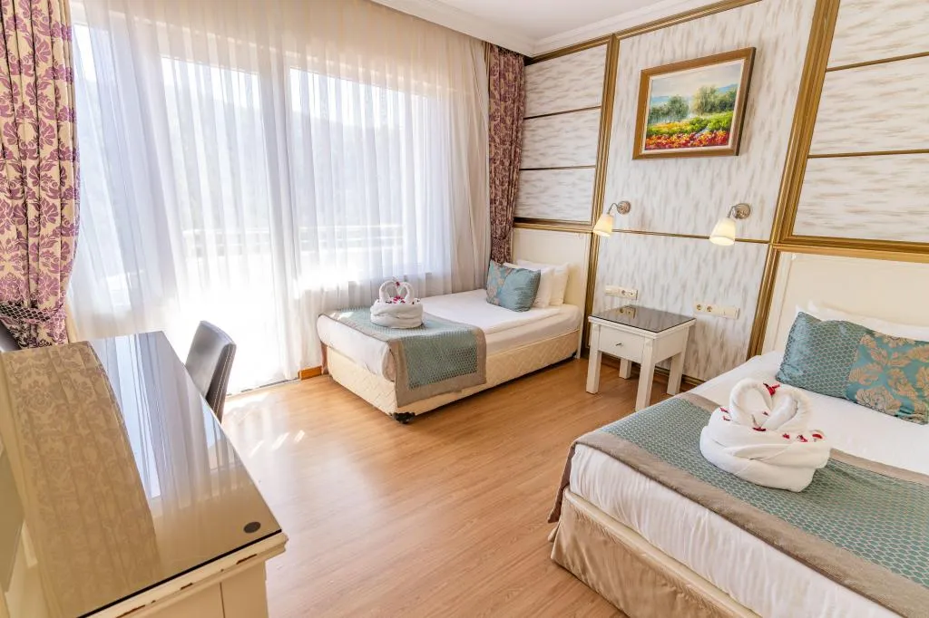 Deluxe Oda,Göl veya Bahçe Manzaralı,Balkonlu