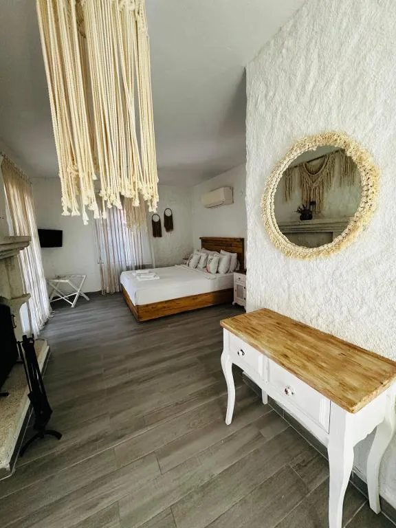 Deluxe Suite,Havuz veya Bahçe Manzaralı