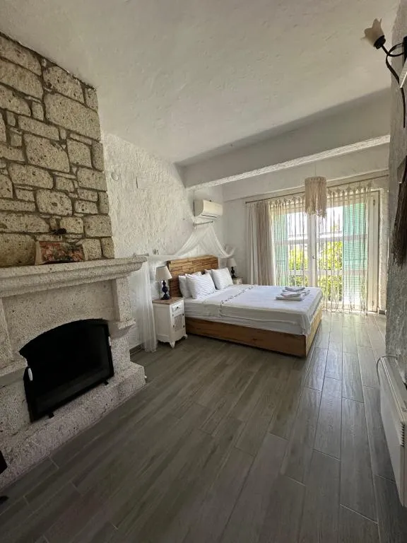 Deluxe Suite,Havuz veya Bahçe Manzaralı