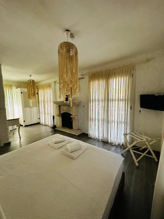 Deluxe Suite,Havuz veya Bahçe Manzaralı