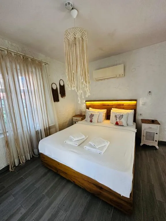 Deluxe Suite,Havuz veya Bahçe Manzaralı