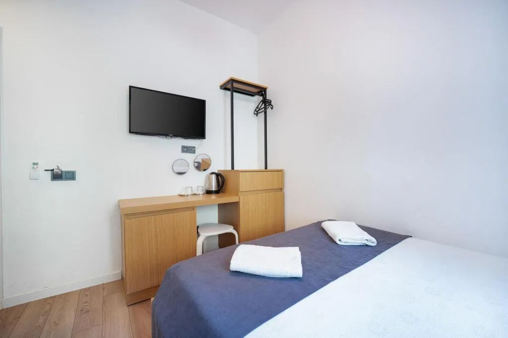 Economy Double Room,Sokak Manzaralı,Bahçe Katı
