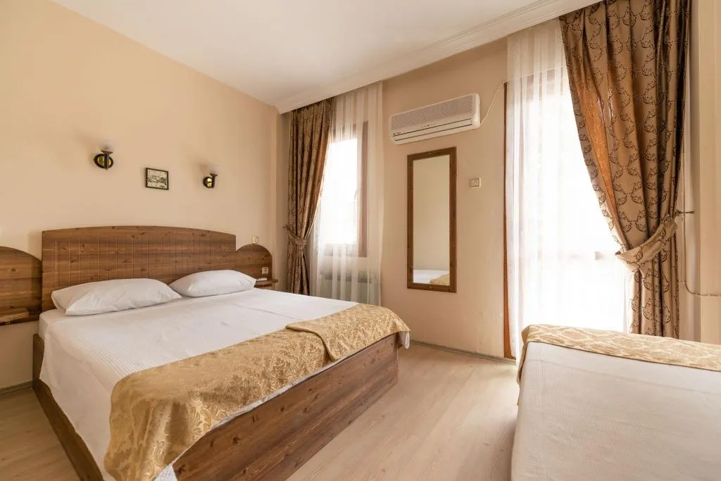 Üç Kişilik Oda,Şehir Manzaralı,Balkonlu