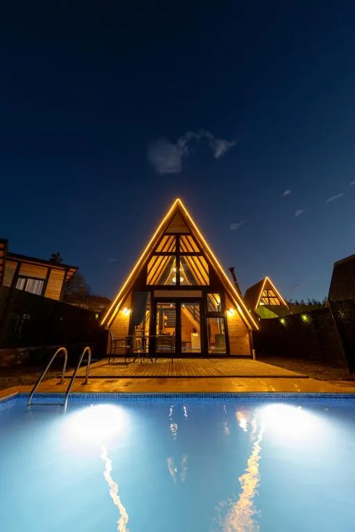 Bungalow,Doğa Manzaralı,Isıtmalı Özel Havuzlu