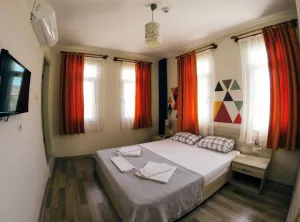 Limon Pansiyon Foça