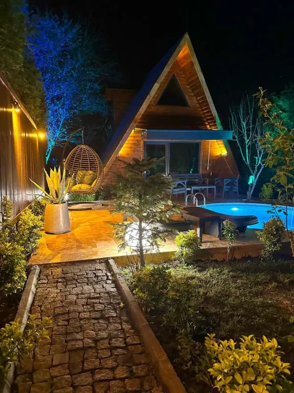 Bungalow,Bahçe Manzaralı,Özel Havuzlu