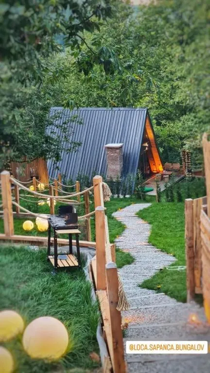 Jakuzili Bungalow ,Doğa Manzaralı,Isıtmalı Özel Havuzlu