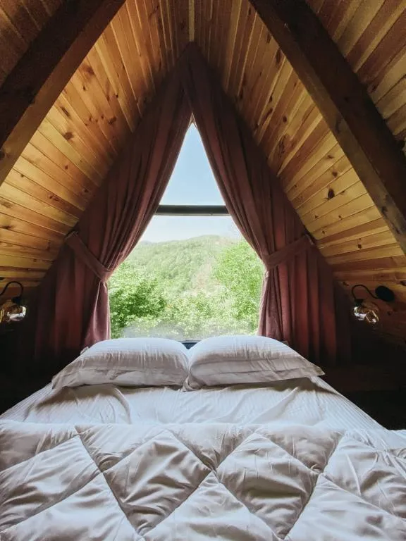 Jakuzili Bungalow ,Doğa Manzaralı,Isıtmalı Özel Havuzlu