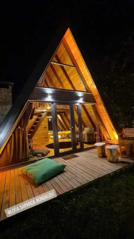Bungalov,Dağ Manzaralı,Jakuzili, Özel Havuzlu (Isıtmasız)