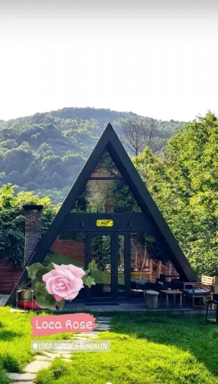 ROSE,Doğa Manzaralı,Jakuzili, Özel Havuzlu (Isıtmasız)