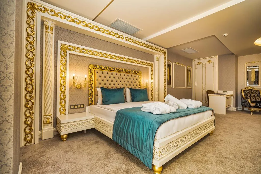 Queen Suite