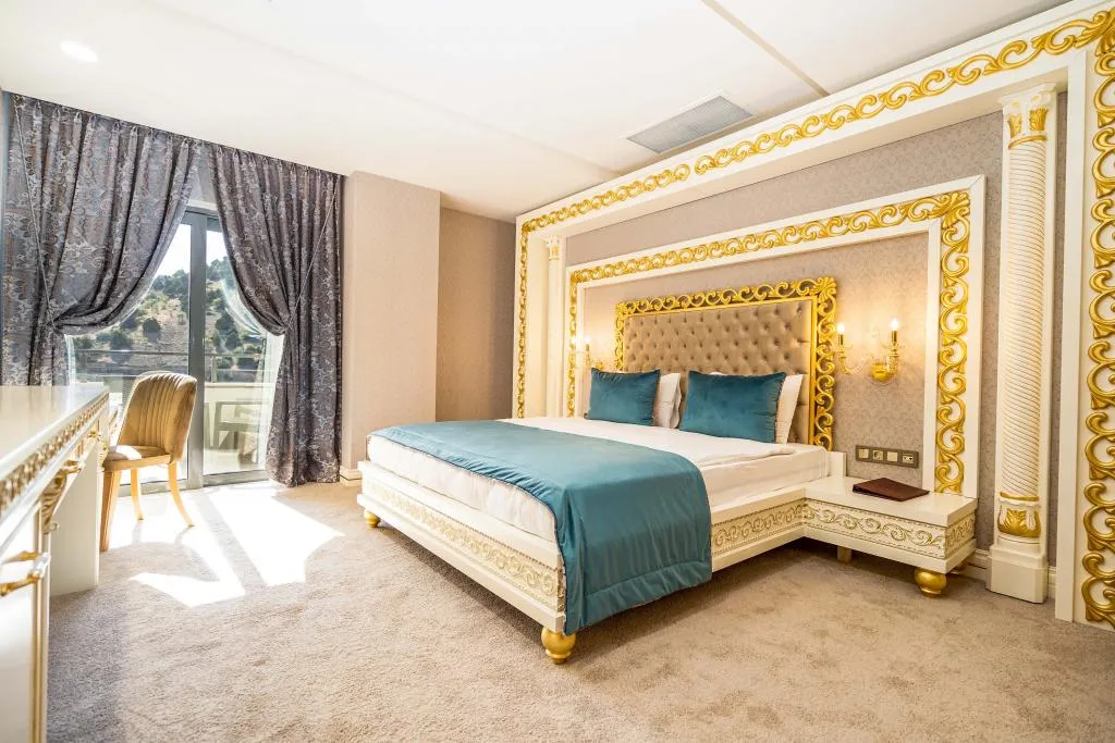Queen Suite