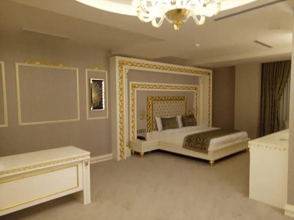 Queen Suite