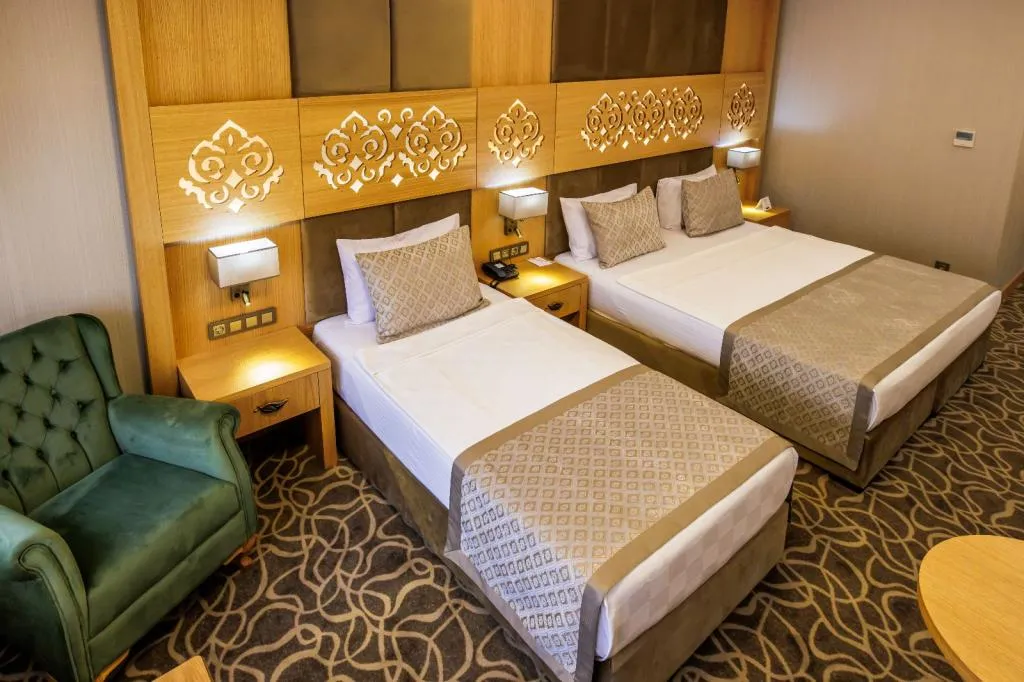 DELUXE ROOM