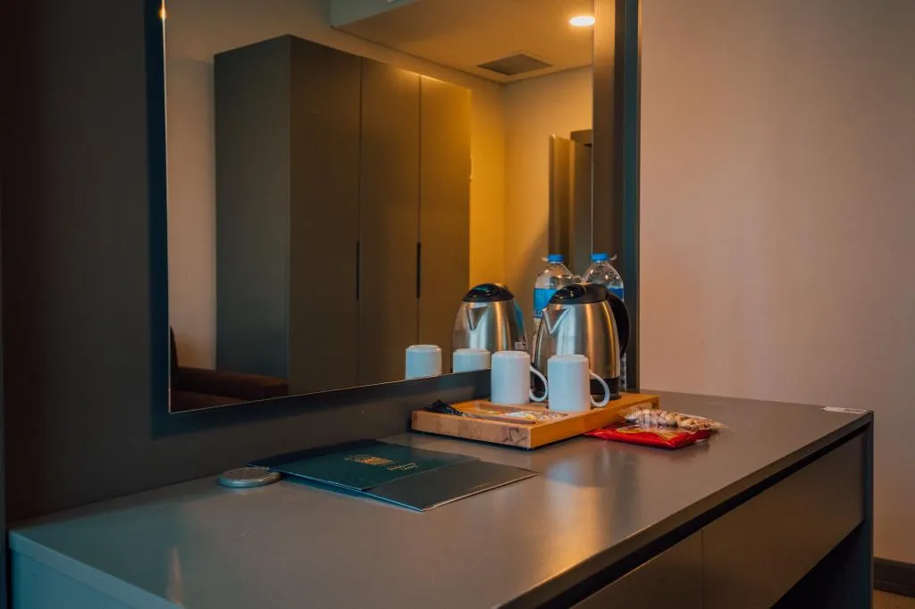 SUPERIOR ROOM
