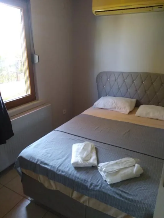 Dikçatı Pansiyon Şile Şömineli VIP Oda
