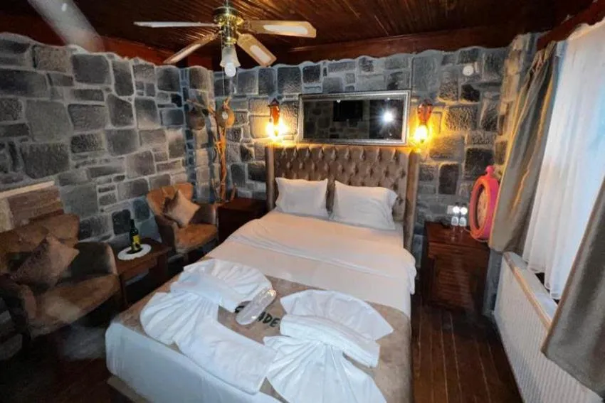 ŞÖMİNELİ BUNGALOW ODA 
