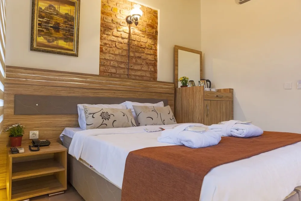 Deluxe Tek Büyük Yataklı Oda