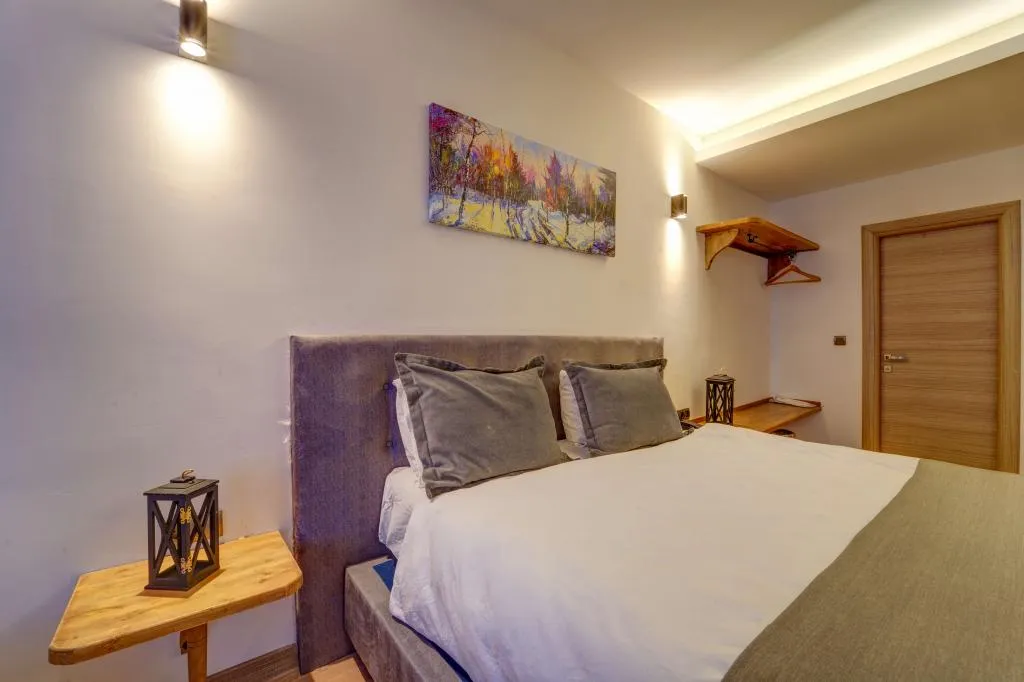 104 luxury room