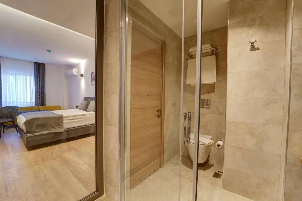 104 luxury room