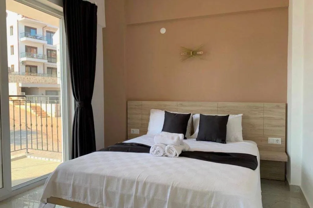 Deniz Manzaralı 1+1 Suit